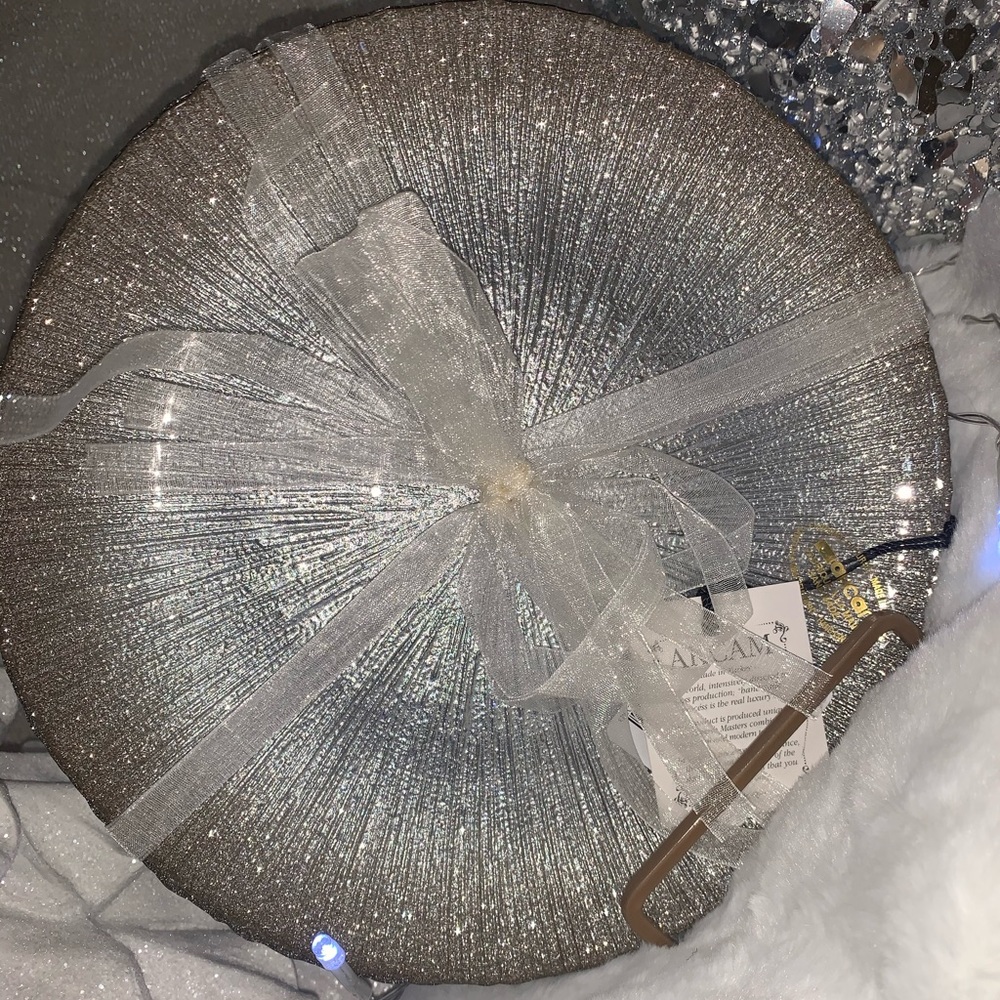 AKCAM TURKISH GLASS SPARKLE SILVER PLATE 8”